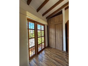 SE VENDE FINCA AMOBLADA EN MARINILLA VIA EL PEÑOL CERCA ALTO DEL [S&S]