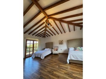 SE VENDE FINCA AMOBLADA EN MARINILLA VIA EL PEÑOL CERCA ALTO DEL [S&S]