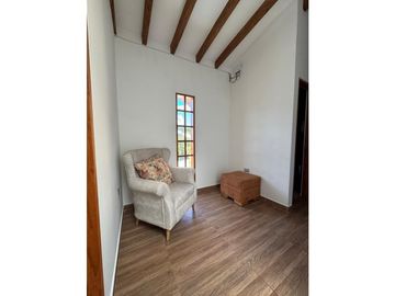 SE VENDE FINCA AMOBLADA EN MARINILLA VIA EL PEÑOL CERCA ALTO DEL [S&S]