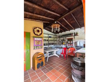 SE VENDE FINCA AMOBLADA EN MARINILLA VIA EL PEÑOL CERCA ALTO DEL [S&S]