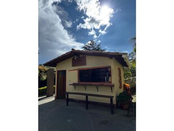 SE VENDE FINCA AMOBLADA EN MARINILLA VIA EL PEÑOL CERCA ALTO DEL [S&S]