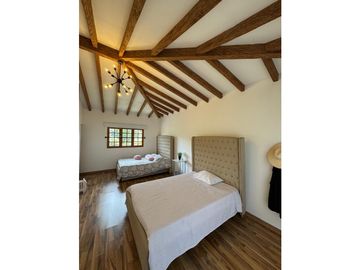 SE VENDE FINCA AMOBLADA EN MARINILLA VIA EL PEÑOL CERCA ALTO DEL [S&S]