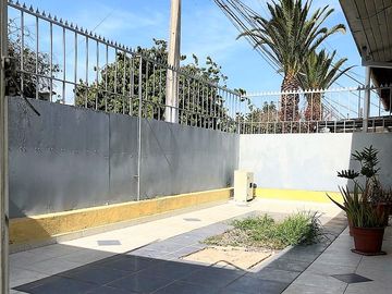 Venta de casa de 6 dormitorios, en Villa Los Paltos, Quillota.