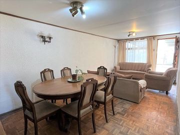 Venta de casa de 6 dormitorios, en Villa Los Paltos, Quillota.