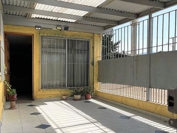 Venta de casa de 6 dormitorios, en Villa Los Paltos, Quillota.