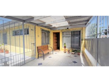 Venta de casa de 6 dormitorios, en Villa Los Paltos, Quillota.