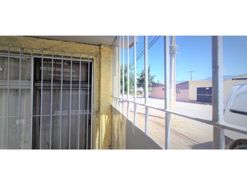 Venta de casa de 6 dormitorios, en Villa Los Paltos, Quillota.