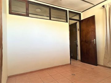 Venta de casa de 6 dormitorios, en Villa Los Paltos, Quillota.
