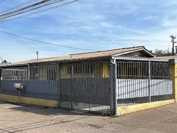 Venta de casa de 6 dormitorios, en Villa Los Paltos, Quillota.