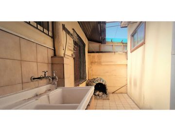 Venta de casa de 6 dormitorios, en Villa Los Paltos, Quillota.