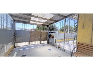 Venta de casa de 6 dormitorios, en Villa Los Paltos, Quillota.