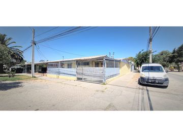 Venta de casa de 6 dormitorios, en Villa Los Paltos, Quillota.