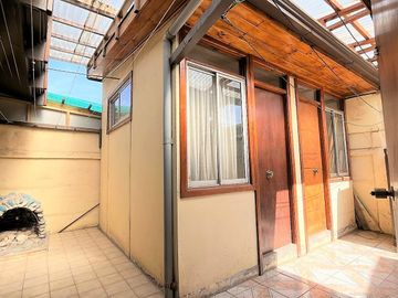 Venta de casa de 6 dormitorios, en Villa Los Paltos, Quillota.