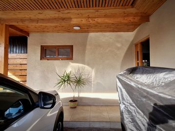 Venta de hermosa casa de dos pisos, en condominio exclusivo de 8 casas - La Cruz, Quillota.