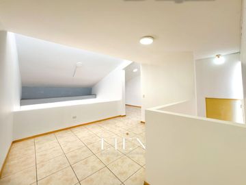 Dúplex de 5 Dormitorios con Vista a Parque - Amplios Espacios y Excelente Ubicación
