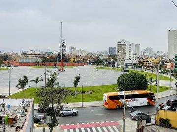 Dúplex de 5 Dormitorios con Vista a Parque - Amplios Espacios y Excelente Ubicación