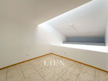 Dúplex de 5 Dormitorios con Vista a Parque - Amplios Espacios y Excelente Ubicación