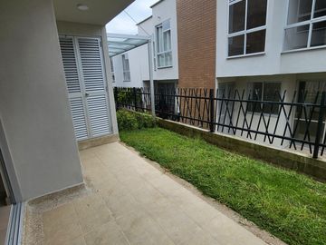 CASA EN VENTA EN LA LIBIA CHINCHINA CALDAS