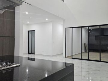 CASA EN VENTA EN RESIDENCIAL CON AMENIDADES EN CONKAL, YUCATÁN