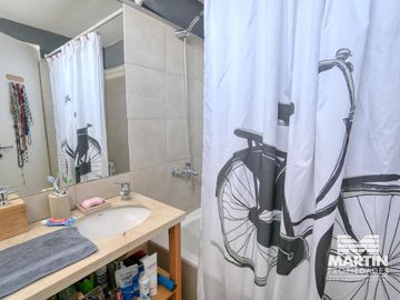 Departamento en venta en San Isidro - APTO CREDITO  3 amb. con 2 baños, balcon y cochera.
