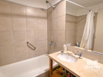Departamento en venta en San Isidro - APTO CREDITO  3 amb. con 2 baños, balcon y cochera.