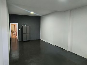 Casa en  venta 3 ambientes con parque piscina y quincho, Berazategui centro