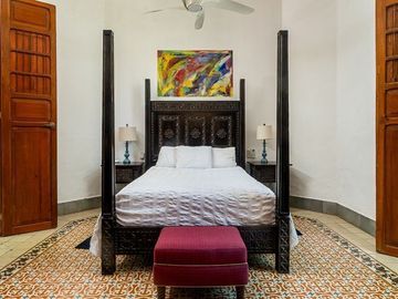 Mansion with great potential for a boutique hotel just steps from Paseo Montejo