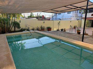CASA EN VENTA UBICADA EN COLONIA GARCIA GINERES ZONA CÉNTRICA DE MÉRIDA.