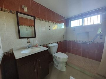 CASA EN VENTA UBICADA EN COLONIA GARCIA GINERES ZONA CÉNTRICA DE MÉRIDA.