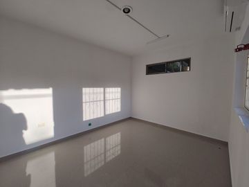 CASA EN VENTA UBICADA EN COLONIA GARCIA GINERES ZONA CÉNTRICA DE MÉRIDA.