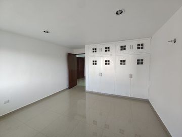 CASA EN VENTA UBICADA EN COLONIA GARCIA GINERES ZONA CÉNTRICA DE MÉRIDA.