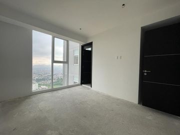 Estrena  Departamento en venta en bosque Real  Five