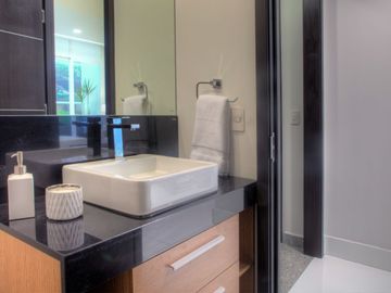 Estrena  Departamento en venta en bosque Real  Five