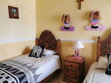 VENTA CASA PEÑA DE BERNAL AMUEBLADA o SIN AMUEBLAR QUERETARO