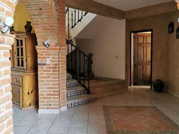 VENTA CASA PEÑA DE BERNAL AMUEBLADA o SIN AMUEBLAR QUERETARO