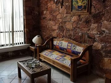 VENTA CASA PEÑA DE BERNAL AMUEBLADA o SIN AMUEBLAR QUERETARO