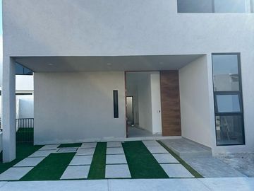 Casa en VENTA O RENTA  ZEN LIFE II