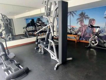 REMODELADO, COCINA ULTRA.-MODERNA, c/PISCINA, GYM, y FRENTE al HOTEL ALOFT