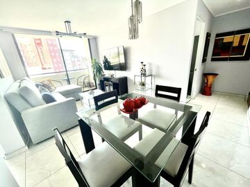 REMODELADO, COCINA ULTRA.-MODERNA, c/PISCINA, GYM, y FRENTE al HOTEL ALOFT