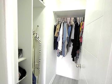 REMODELADO, COCINA ULTRA.-MODERNA, c/PISCINA, GYM, y FRENTE al HOTEL ALOFT