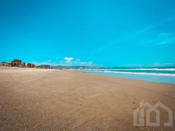 SE VENDEN CASAS EN PUERTO CAYO MANABÍ