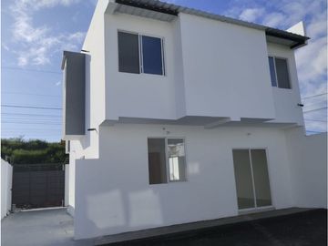 CASA A ESTRENAR SUE DE MANTA APLICA CREDITO VIP, URB CRISTAL AZUL