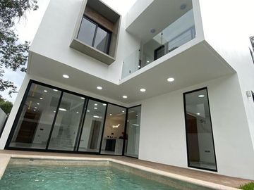CASA EN VENTA EN VIA CUMBRES