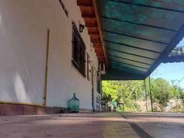 Casa con Salon de Eventos y Locales Comerciales en La Fraternidad, General Rodriguez