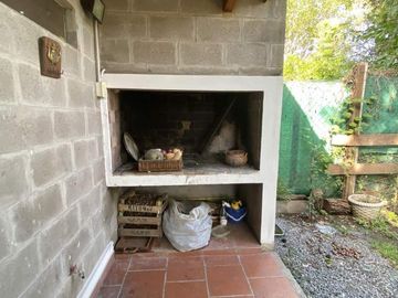 Casa con Salon de Eventos y Locales Comerciales en La Fraternidad, General Rodriguez