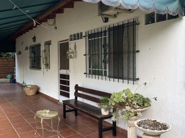 Casa con Salon de Eventos y Locales Comerciales en La Fraternidad, General Rodriguez