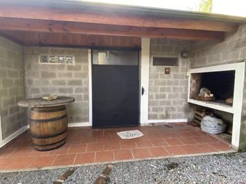 Casa con Salon de Eventos y Locales Comerciales en La Fraternidad, General Rodriguez