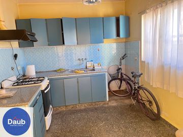 Casa Interna en venta de 2 D 2 B patio Nicaragua al 1000 Bº UNS U$S 65.000