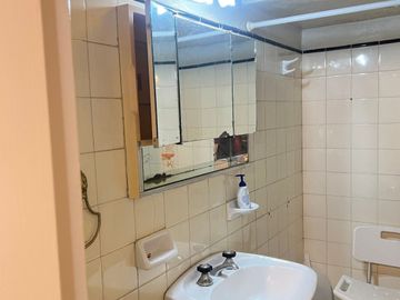 Casa Interna en venta de 2 D 2 B patio Nicaragua al 1000 Bº UNS U$S 65.000
