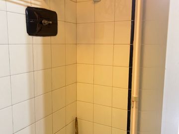Casa Interna en venta de 2 D 2 B patio Nicaragua al 1000 Bº UNS U$S 65.000